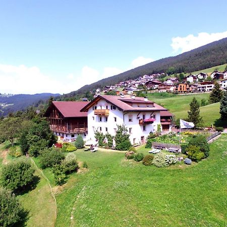 Sule Hof Agriturismo Urtijëi Buitenkant foto