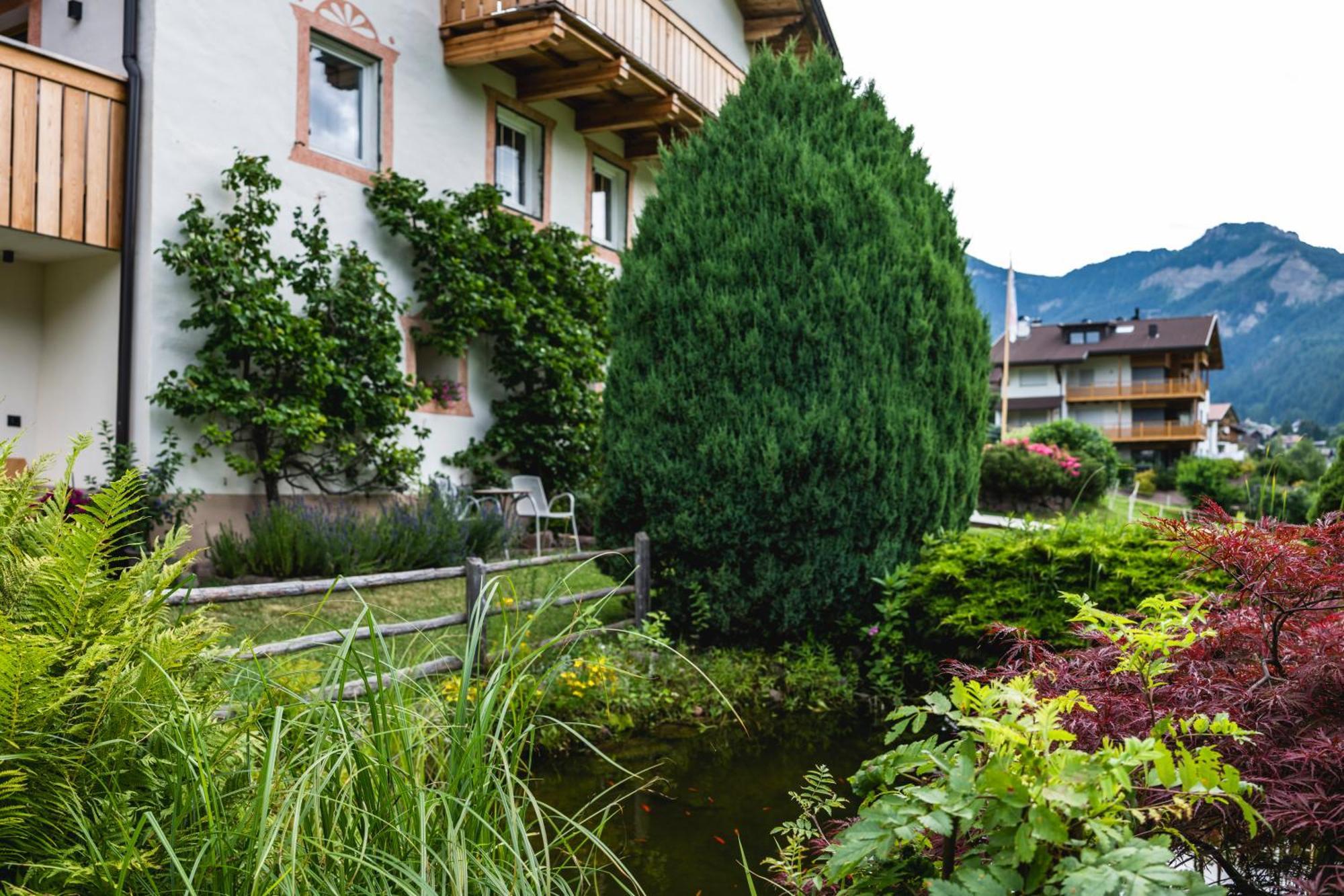 Sule Hof Agriturismo Urtijëi Buitenkant foto
