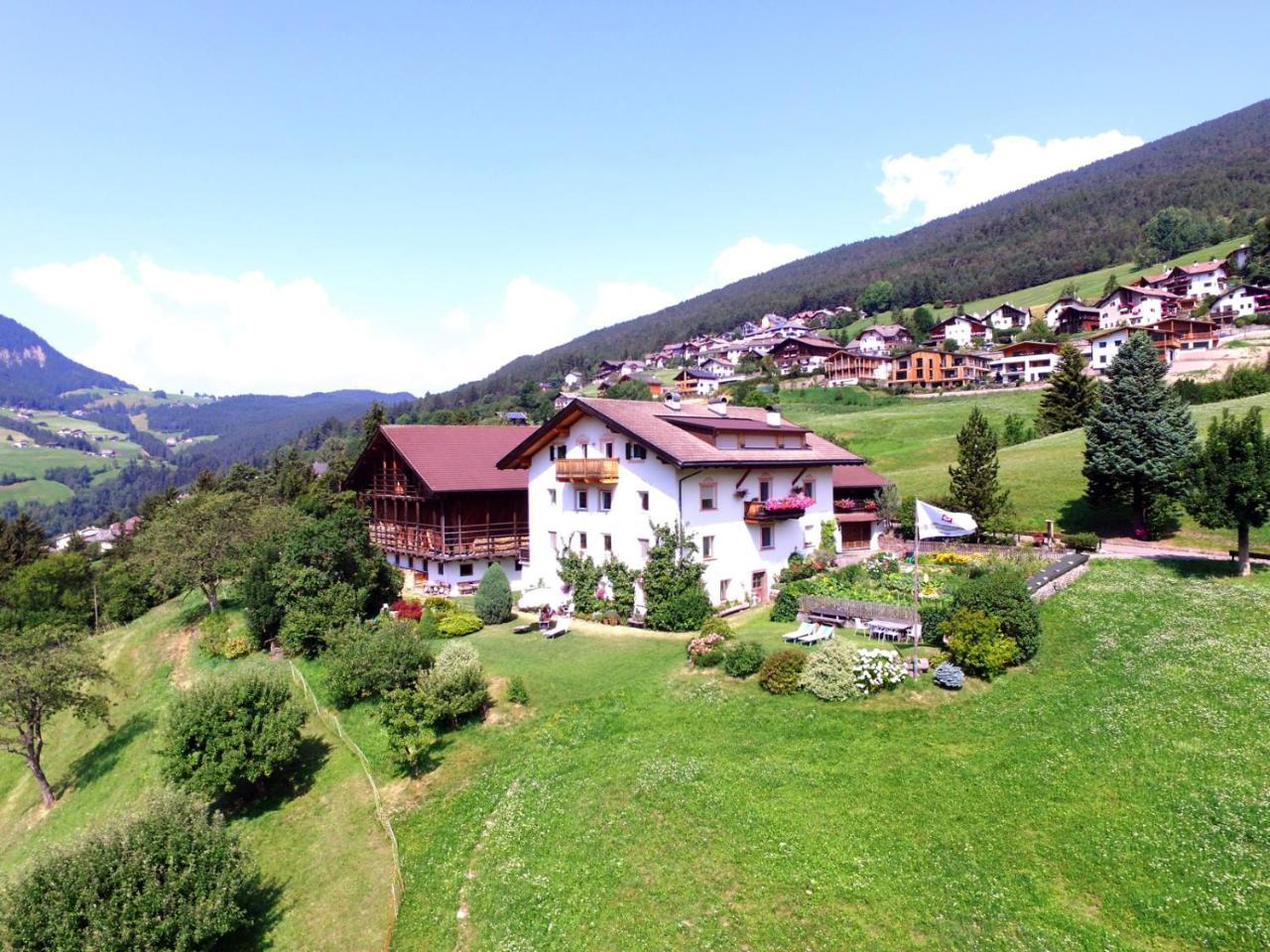 Sule Hof Agriturismo Urtijëi Buitenkant foto