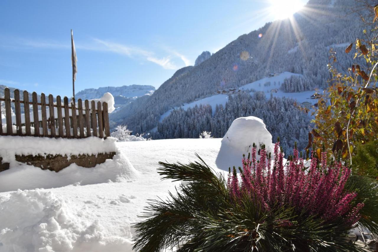 Sule Hof Agriturismo Urtijëi Buitenkant foto